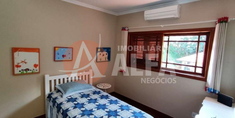 Imagem Casa com 3 Quartos à Venda, 1.500 m² em Algarve - Cotia