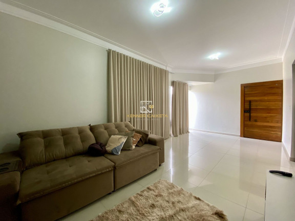 Imagem Casa com 3 Quartos à Venda, 220 m² em Belvedere - Patos De Minas
