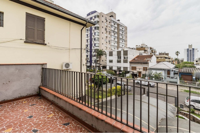 Imagem Casa com 3 Quartos à Venda, 200 m² em Santana - Porto Alegre