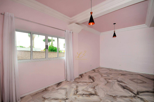 Imagem Casa com 6 Quartos à Venda, 450 m² em Bacacheri - Curitiba