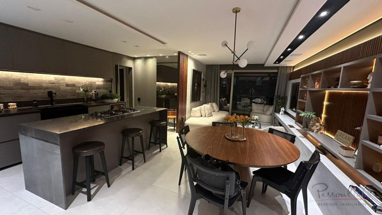 Imagem Apartamento com 3 Quartos à Venda, 210 m² em Agronômica - Florianópolis Imagem Apartamento com 3 Quartos à Venda, 210 m² em Agronômica - Florianópolis