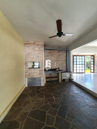 Imagem Casa com 3 Quartos à Venda, 180 m² em Camobi - Santa Maria