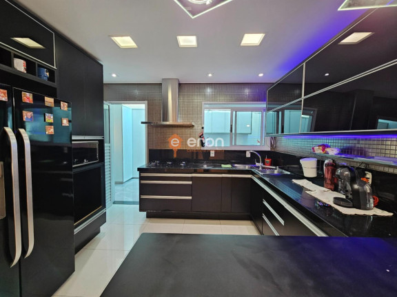 Imagem Casa com 3 Quartos à Venda, 180 m²