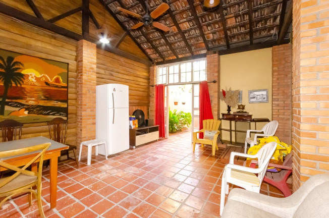 Imagem Casa com 4 Quartos à Venda,  em Petrópolis - Porto Alegre