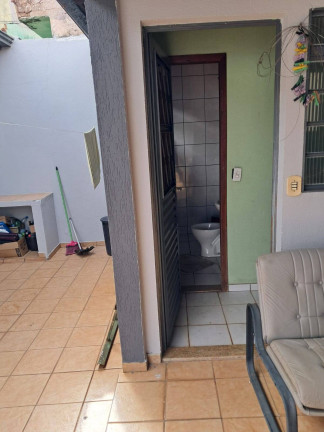 Imagem Casa com 3 Quartos à Venda, 190 m² em Jardim Dos Estados - Londrina