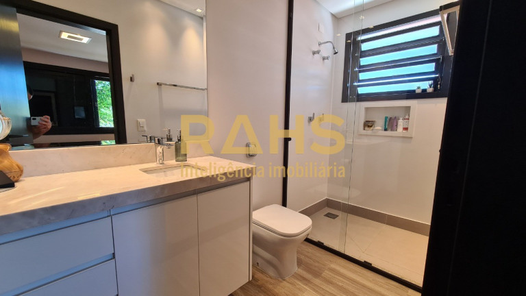 Imagem Casa com 6 Quartos à Venda, 439 m² em América - Joinville Imagem Casa com 6 Quartos à Venda, 439 m² em América - Joinville