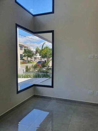 Imagem Casa de Condomínio com 3 Quartos à Venda, 159 m²
