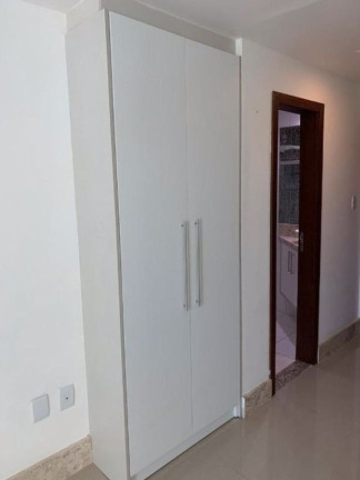 Imagem Cobertura com 3 Quartos à Venda, 198 m² em Buraquinho - Lauro De Freitas