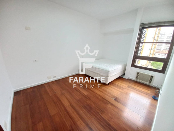 Apartamento com 4 Quartos para Alugar, 200 m² em Gonzaga - Santos