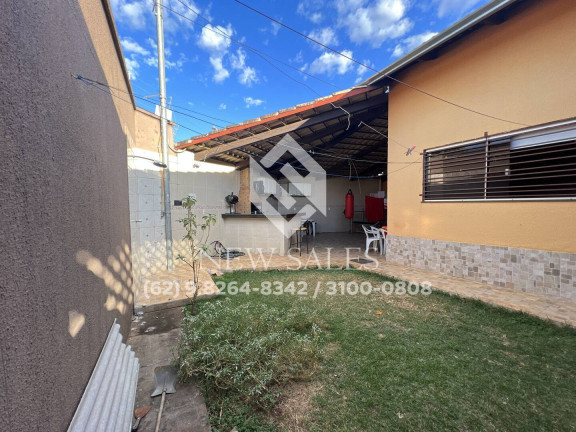 Casa com 4 Quartos à Venda, 300 m² em Parque Das Flores - Goiânia