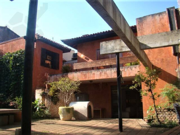 Imagem Casa com 5 Quartos à Venda, 300 m² em Pacaembu - São Paulo Imagem Casa com 5 Quartos à Venda, 300 m² em Pacaembu - São Paulo