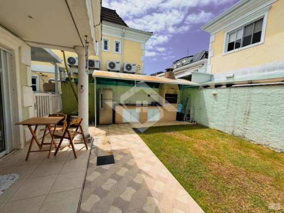 Imagem Casa com 4 Quartos à Venda, em Recreio Dos Bandeirantes - Rio De Janeiro Imagem Casa com 4 Quartos à Venda, em Recreio Dos Bandeirantes - Rio De Janeiro