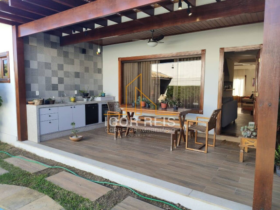 Casa de Condomínio com 4 Quartos à Venda,  em Campos Dos Goytacazes