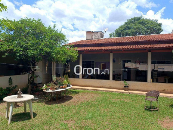 Casa com 4 Quartos à Venda, 236 m² em Vila Jardim Vitória - Goiânia