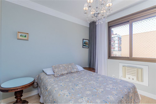 Imagem Apartamento com 3 Quartos à Venda, 131 m² em Menino Deus - Porto Alegre