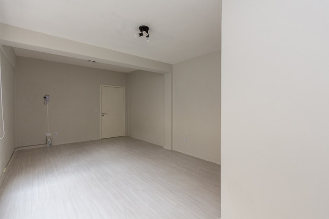 Imagem Sala Comercial à Venda, 26 m² em Cristal - Porto Alegre Imagem Sala Comercial à Venda, 26 m² em Cristal - Porto Alegre
