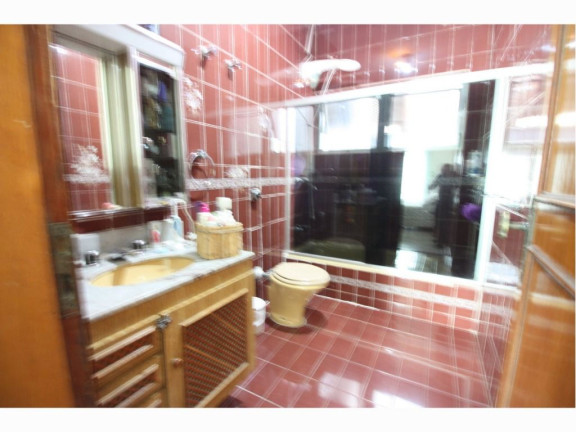 Imagem Casa com 4 Quartos à Venda, 400 m² em Vila Rosália - Guarulhos Imagem Casa com 4 Quartos à Venda, 400 m² em Vila Rosália - Guarulhos