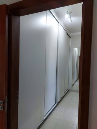 Imagem Casa com 4 Quartos à Venda, 246 m² em Jardim Inconfidência - Uberlândia Imagem Casa com 4 Quartos à Venda, 246 m² em Jardim Inconfidência - Uberlândia