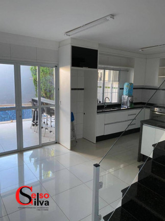 Imagem Casa com 4 Quartos à Venda, 180 m² em Jardim Itália - Maringá