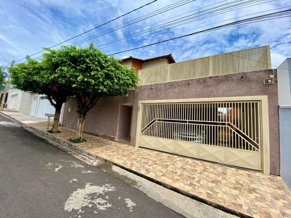 Casa com 4 Quartos à Venda, 240 m² em Residencial Fortaleza - Lins