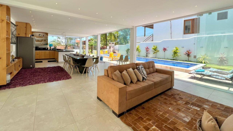 Imagem Casa com 5 Quartos à Venda, 460 m² em Centro - Tibau Do Sul Imagem Casa com 5 Quartos à Venda, 460 m² em Centro - Tibau Do Sul