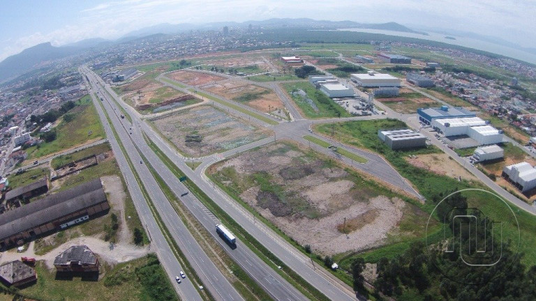 Imagem Terreno à Venda, 2.324 m² em Barra Do Aririú - Palhoça Imagem Terreno à Venda, 2.324 m² em Barra Do Aririú - Palhoça
