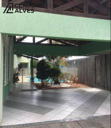 Imagem Casa com 4 Quartos à Venda, 180 m² em Feira De Santana Imagem Casa com 4 Quartos à Venda, 180 m² em Feira De Santana