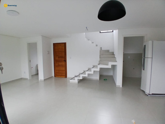 Imagem Casa com 2 Quartos à Venda, 180 m² em São João Do Rio Vermelho - Florianópolis Imagem Casa com 2 Quartos à Venda, 180 m² em São João Do Rio Vermelho - Florianópolis