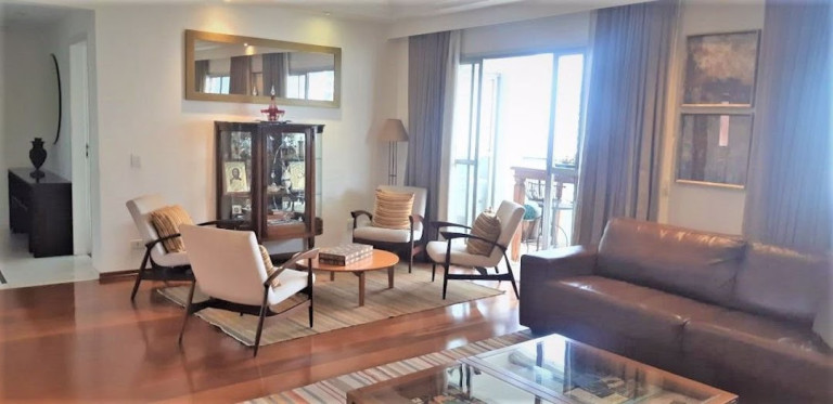 Apartamento com 4 Quartos à Venda, 240 m² em Moema - São Paulo