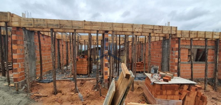 Sobrado com 2 Quartos à Venda, 75 m² em Aventureiro - Joinville