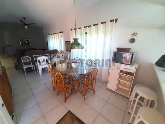 Imagem Casa com 4 Quartos à Venda, 147 m²