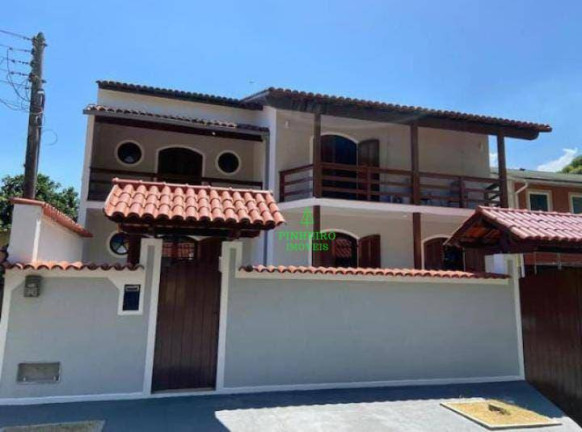 Casa com 3 Quartos à Venda, 345 m² em Itaipu - Niterói