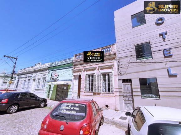 Imagem Casa com 5 Quartos à Venda, 235 m² em Centro - Pelotas
