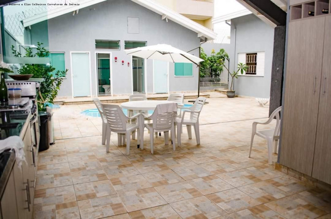 Imagem Casa com 3 Quartos à Venda, 271 m² em Piracangaguá - Taubaté