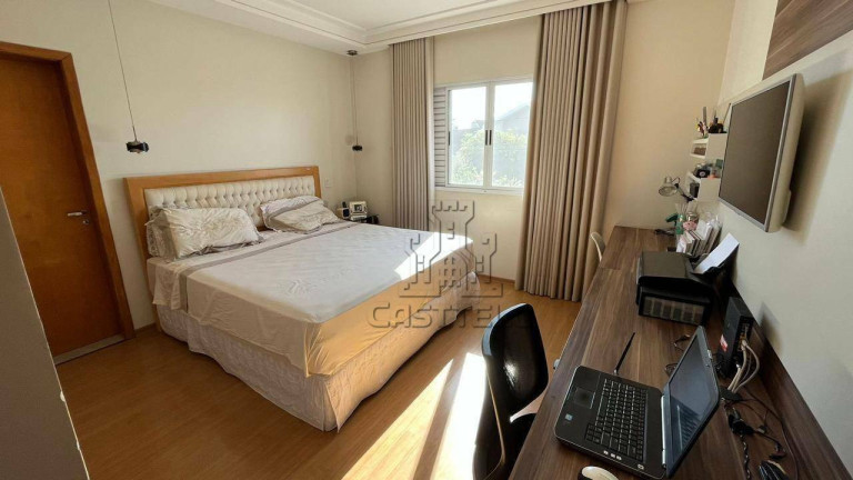 Imagem Casa com 4 Quartos à Venda, 265 m² em Aragarça - Londrina