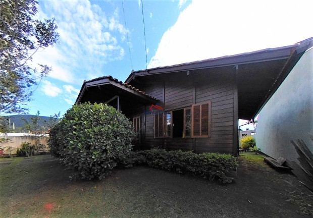 Imagem Casa com 2 Quartos à Venda, 358 m² em São João Do Rio Vermelho - Florianópolis Imagem Casa com 2 Quartos à Venda, 358 m² em São João Do Rio Vermelho - Florianópolis