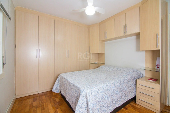 Imagem Imóvel com 2 Quartos à Venda, em Auxiliadora - Porto Alegre Imagem Imóvel com 2 Quartos à Venda, em Auxiliadora - Porto Alegre