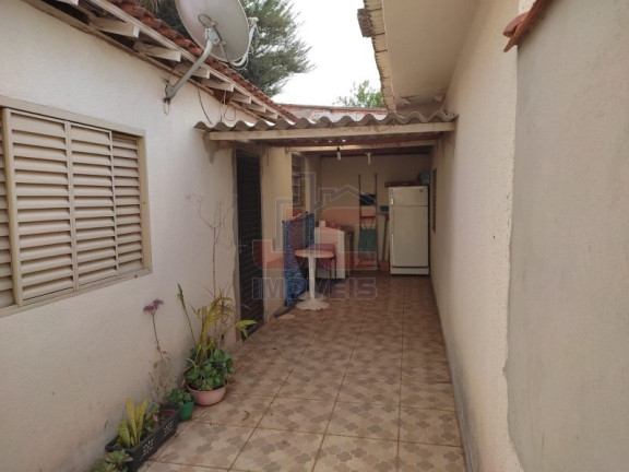 Imagem Casa com 1 Quarto à Venda, em Monte Alegre - Ribeirão Preto Imagem Casa com 1 Quarto à Venda, em Monte Alegre - Ribeirão Preto
