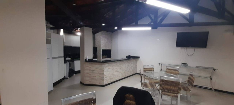 Casa com 3 Quartos à Venda,  em Arapongas