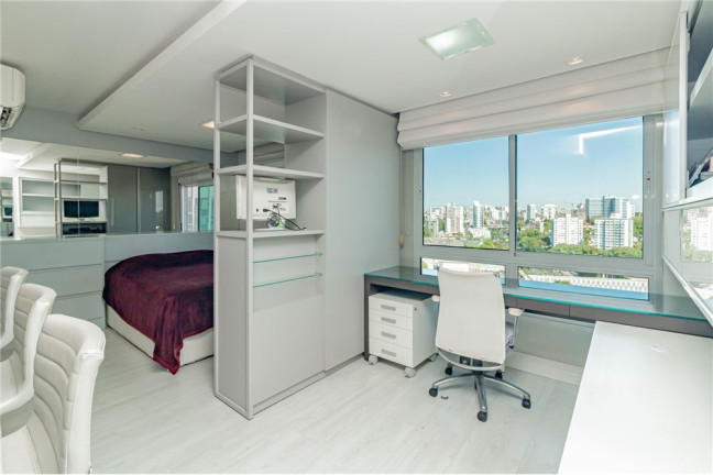 Imagem Imóvel com 1 Quarto à Venda,  em Três Figueiras - Porto Alegre
