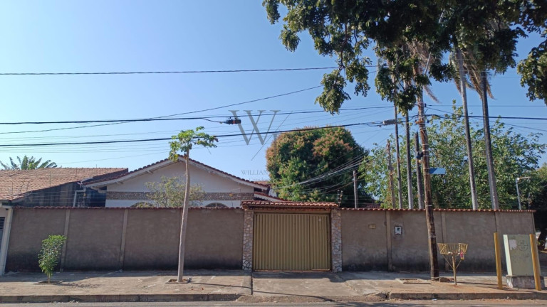 Imagem Casa com 3 Quartos à Venda, 292 m² em Jardim Europa - Goiânia