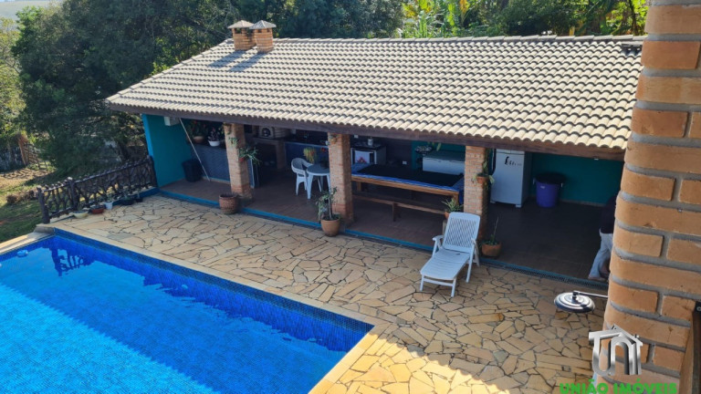 Imagem Imóvel com 4 Quartos à Venda,  em Guaraiúva - Vargem