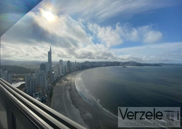Imagem Apartamento com 4 Quartos à Venda, 230 m² em Centro - Balneário Camboriú Imagem Apartamento com 4 Quartos à Venda, 230 m² em Centro - Balneário Camboriú