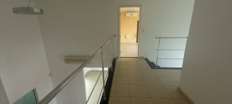 Imagem Casa com 3 Quartos para Alugar,  em Ponta Negra - Manaus