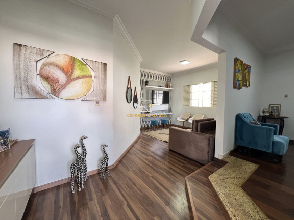 Imagem Casa com 3 Quartos à Venda, 251 m² em Caiçaras - Patos De Minas Imagem Casa com 3 Quartos à Venda, 251 m² em Caiçaras - Patos De Minas