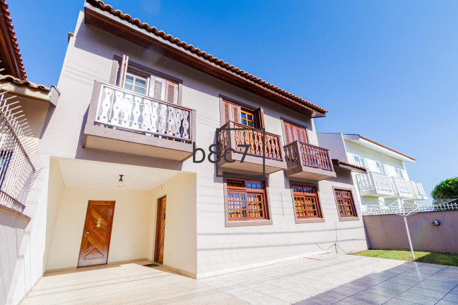 Casa com 3 Quartos à Venda, 129 m² em Santo Inácio - Curitiba