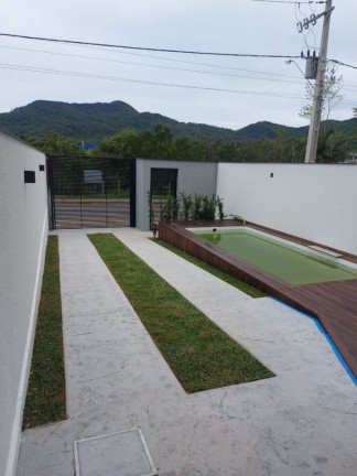 Imagem Casa com 3 Quartos à Venda, 150 m² em Rio Pequeno - Camboriú Imagem Casa com 3 Quartos à Venda, 150 m² em Rio Pequeno - Camboriú