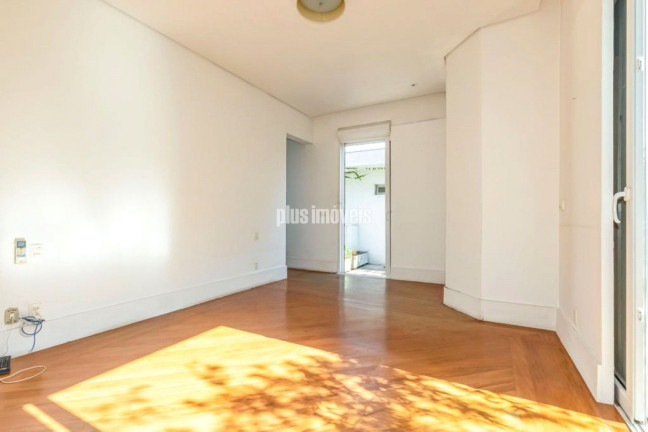Imagem Casa com 3 Quartos à Venda, 360 m² em Jardim Paulista - São Paulo