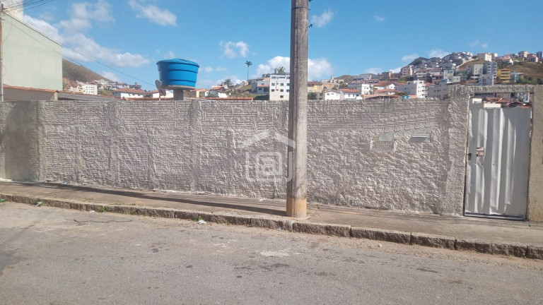 Imagem Casa com 2 Quartos à Venda, 122 m² em Jardim Quisisana - Poços De Caldas