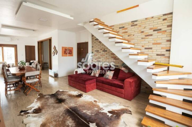 Imagem Sobrado com 5 Quartos à Venda, 390 m² em Laranjal - Pelotas Imagem Sobrado com 5 Quartos à Venda, 390 m² em Laranjal - Pelotas